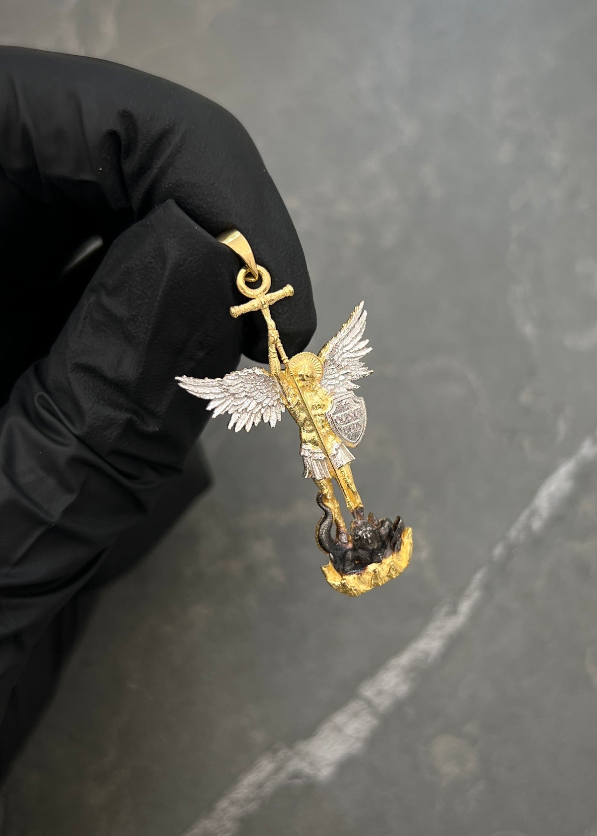 Dije Arcangel San Miguel 3.6gr / 4cm / 21mm — Oro Amarillo
