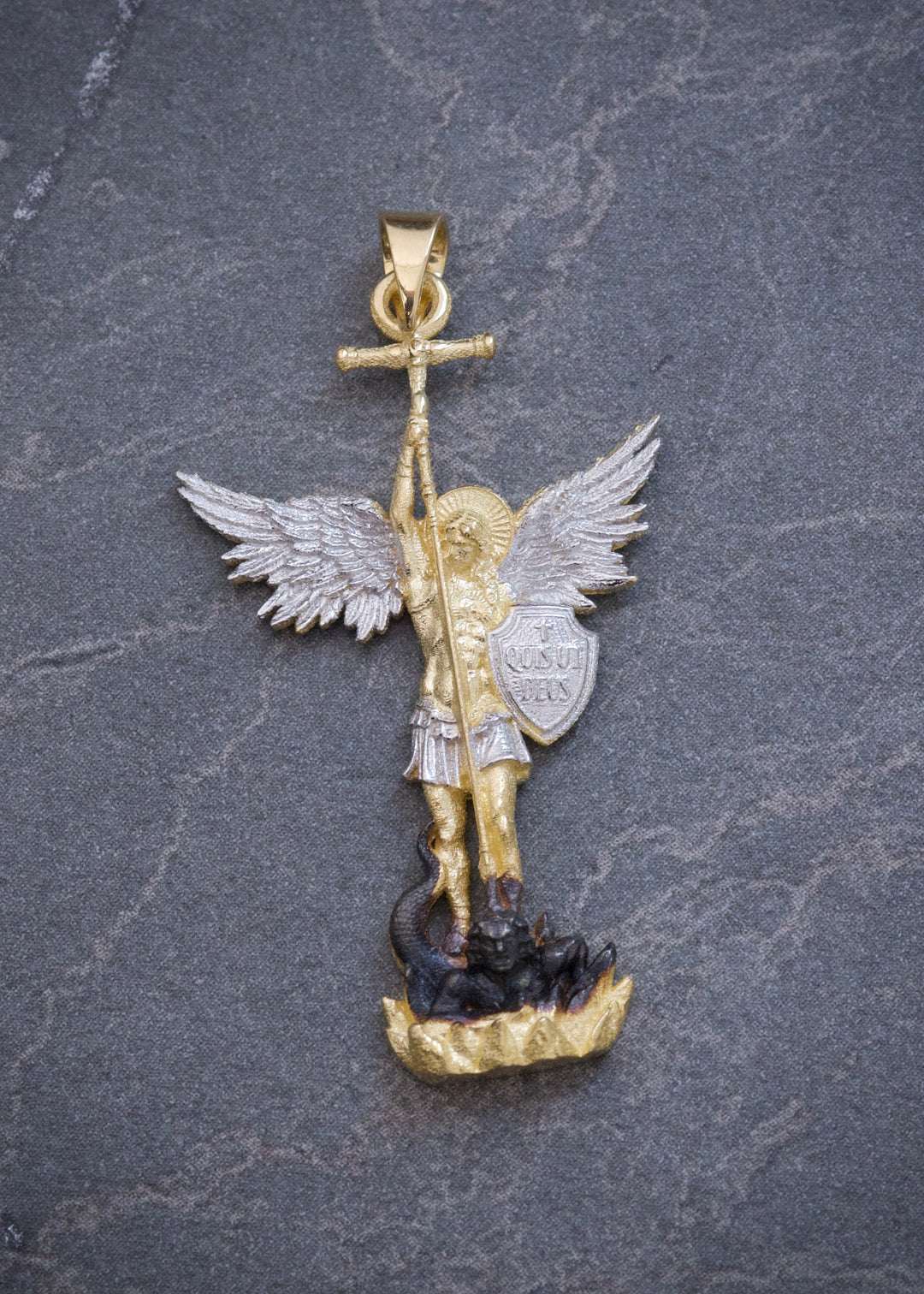 Dije Arcangel San Miguel 3.6gr / 4cm / 21mm — Oro Amarillo