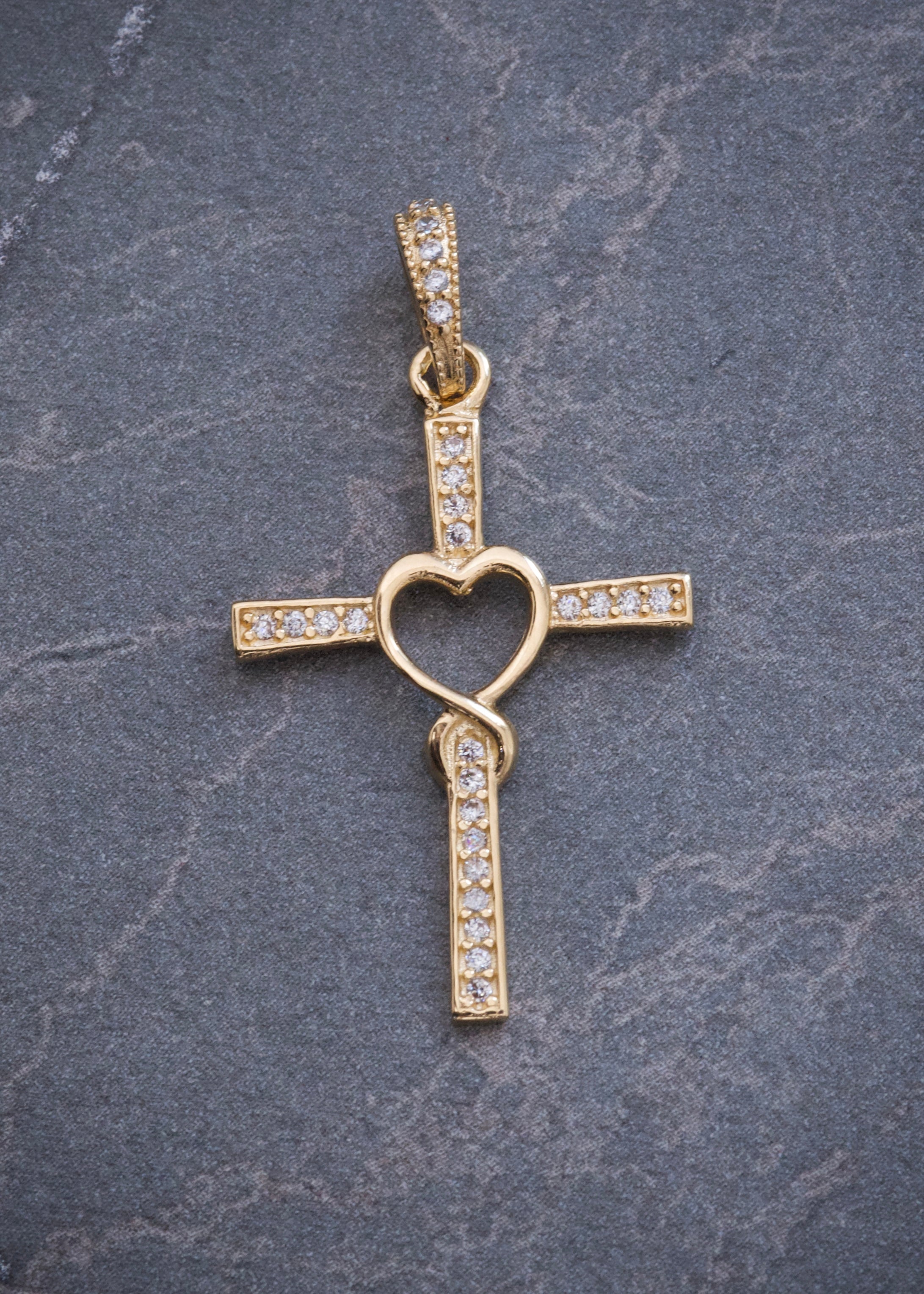 Dije de Cruz con Swarovski Blanco 1.7gr / 3.3cm / 18.4mm — Oro Amarillo