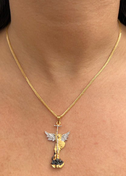 Dije Arcangel San Miguel 3.6gr / 4cm / 21mm — Oro Amarillo