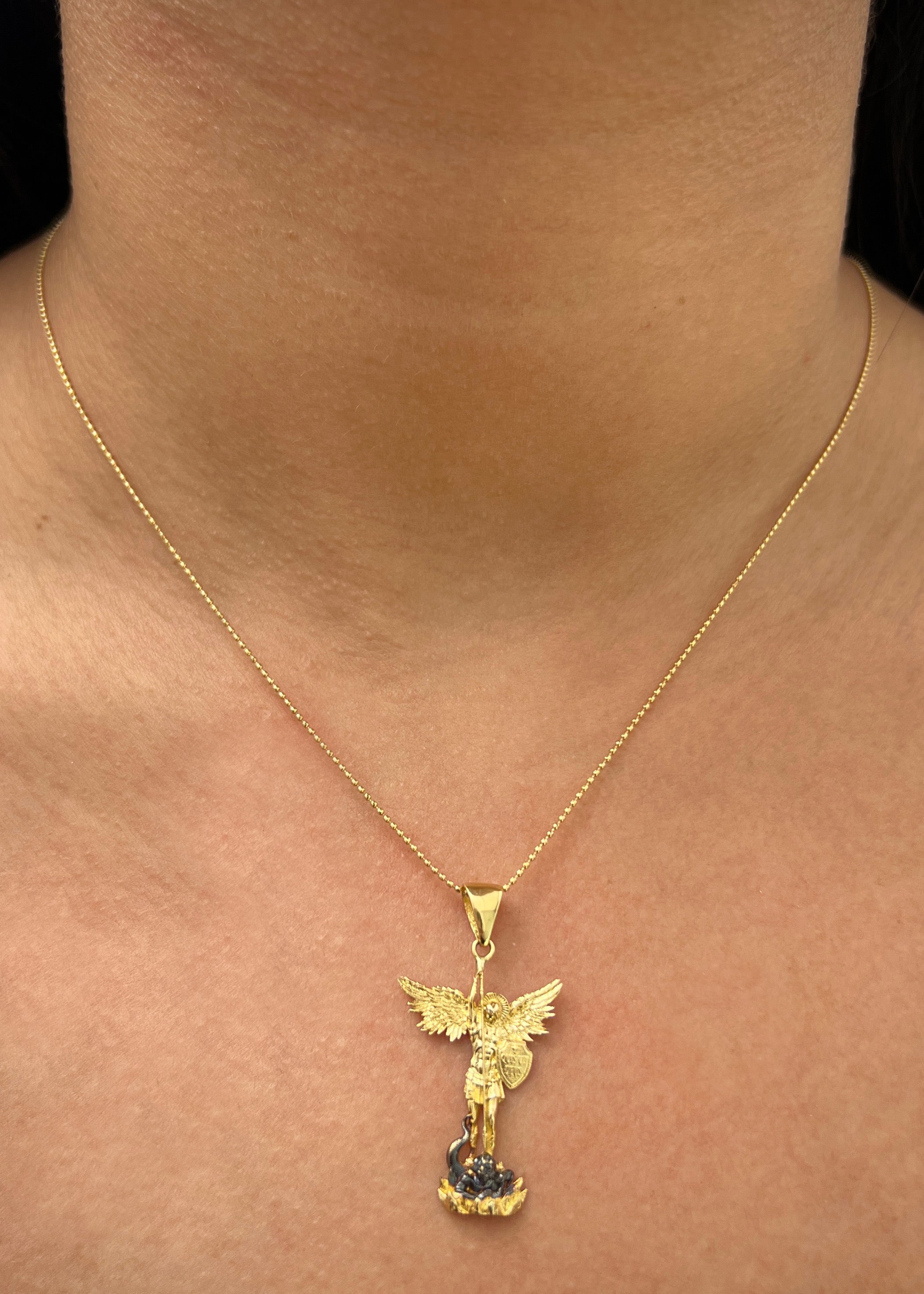 Dije arcangel san miguel 3.05gr / Largo 3.7cm / Oro Amarillo Nac P