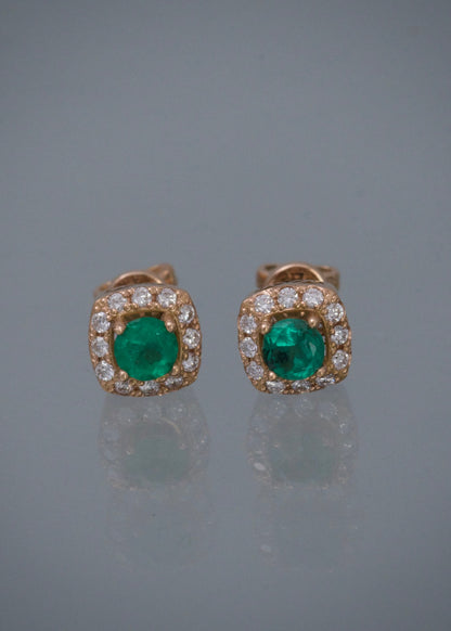 Topos con 41pts de esmeralda y 22pts de diamantes 2.5gr / Largo 0.69cm / Oro Rosado (Joya) M