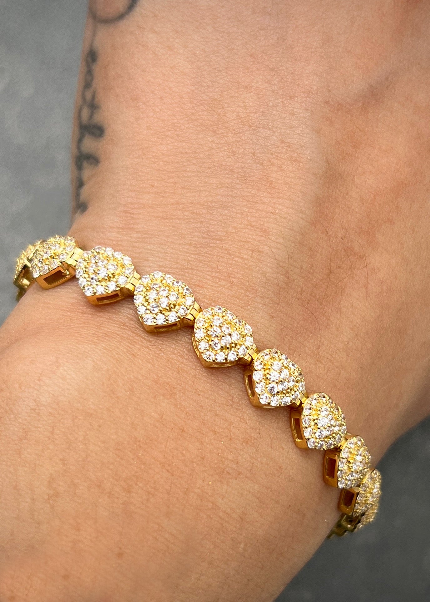 Pulso corazones con swarovski blanco 13.9gr / Largo 16.5cm / Oro Amarillo (Joya) M