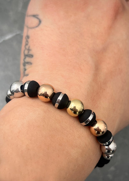 Pulsera en hilo negro con bolas lisas y neoros 2.1gr / Tres Oros (Joya) M