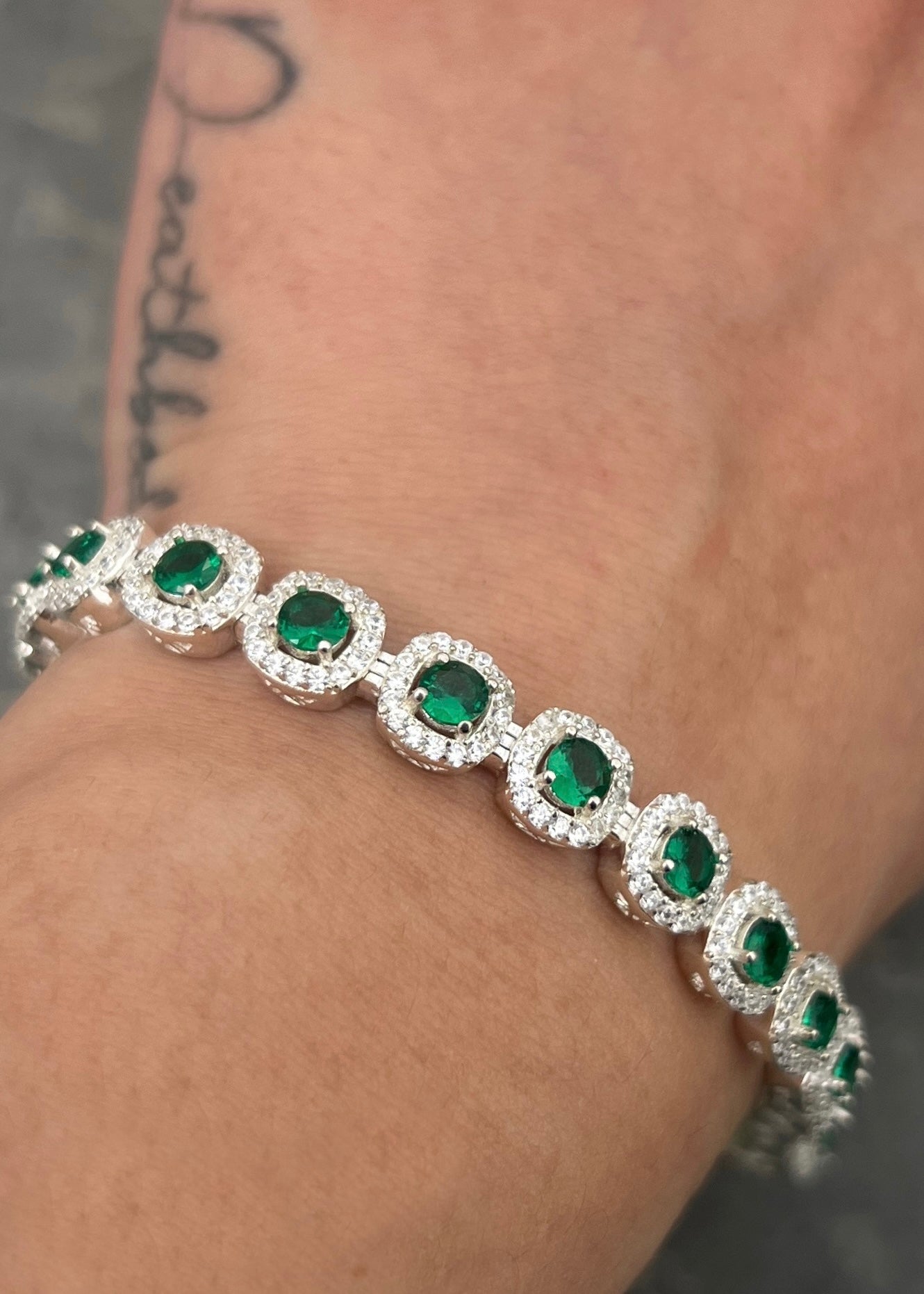 Pulso Tenis con Swarovski Verde y Blanco 20.85gr / 18cm / 7.7mm — Plata 925