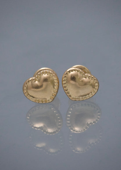 Topos Corazon con Detalle 0.7gr / 0.6cm / 8mm — Oro Amarillo