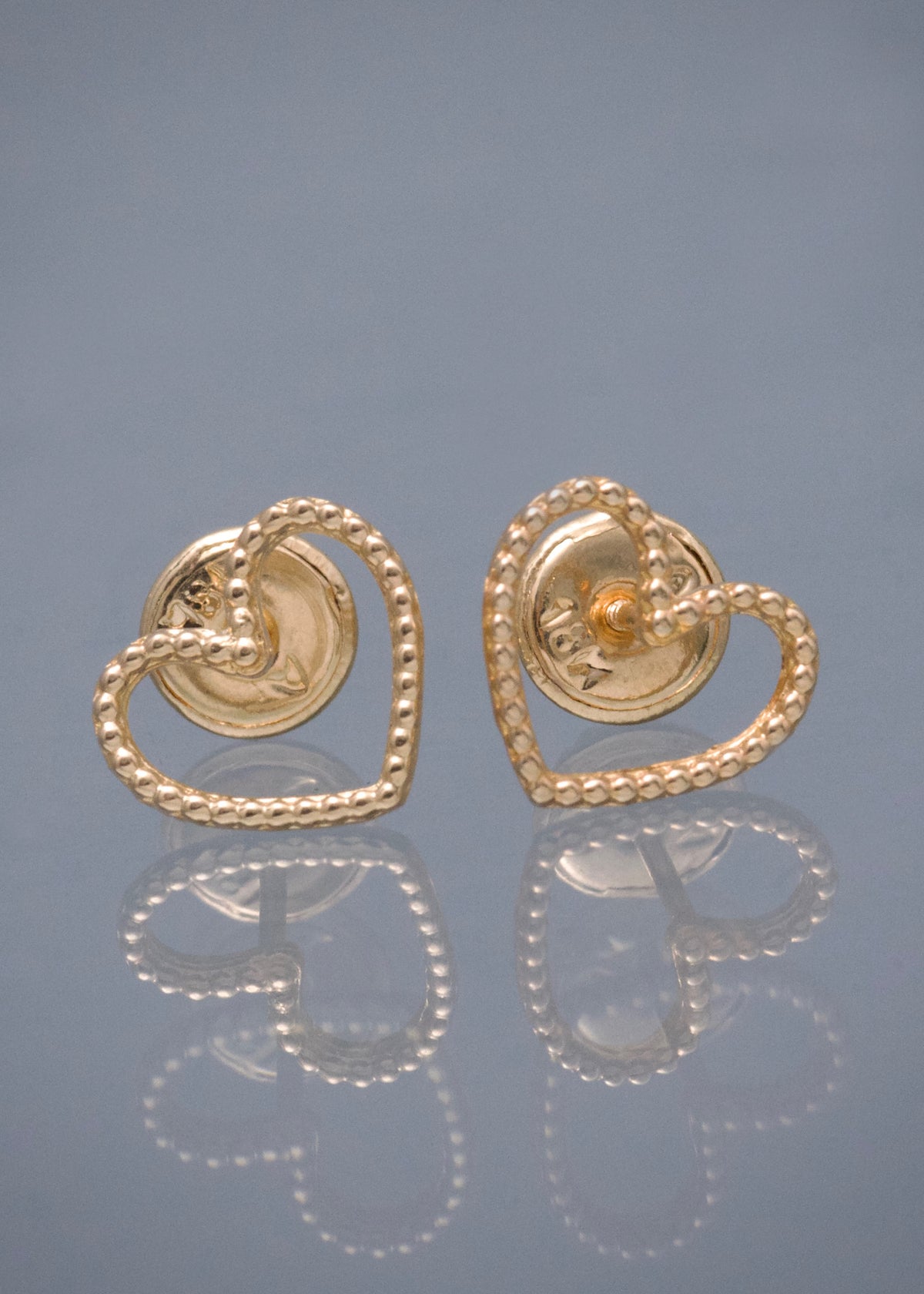 Topos Silueta de Corazon 0.8gr / 0.7cm / 9mm — Oro Amarillo