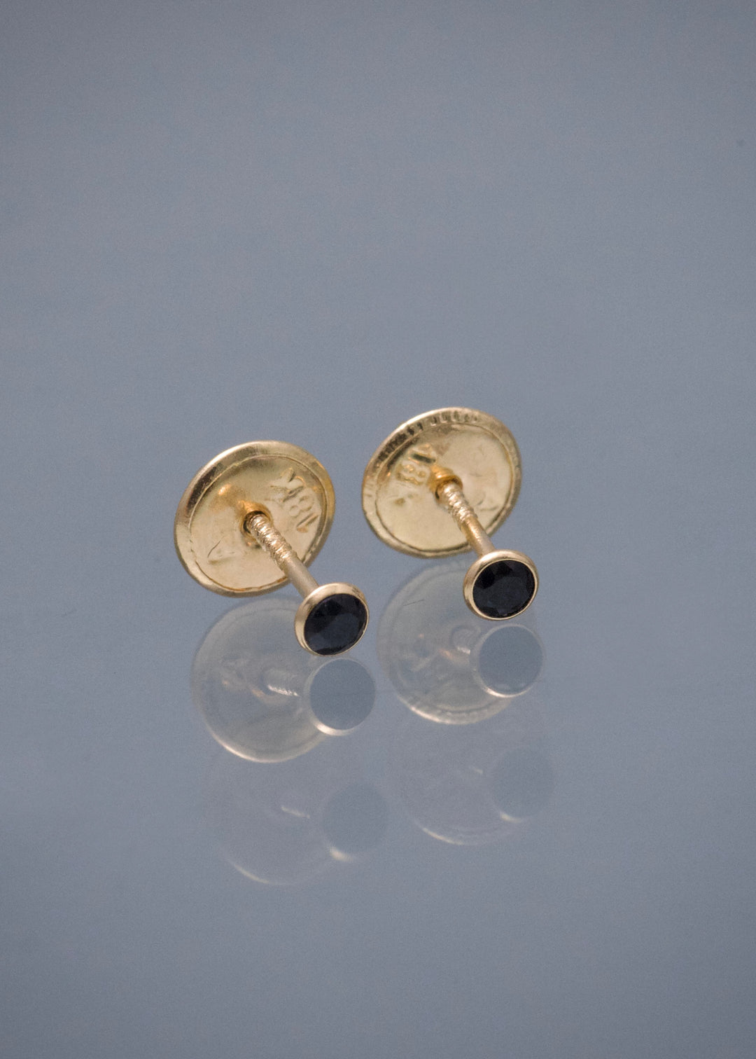 Topos Circulo con Swarovski Negro 0.3gr / 0.2cm / 2mm — Oro Amarillo