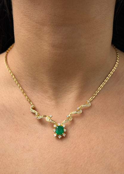Cadena con Diamantes y Esmeralda 14.6gr / 40cm / 2.7mm — Oro Amarillo