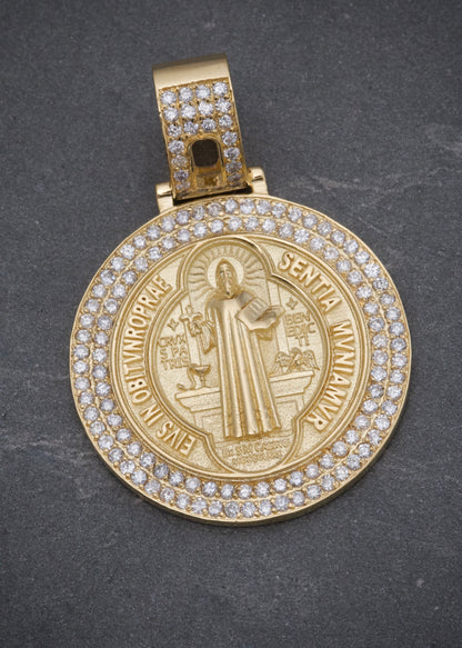 Dije san benito con 120pts de diamantes 14.75gr / Largo 4cm — Oro Amarillo