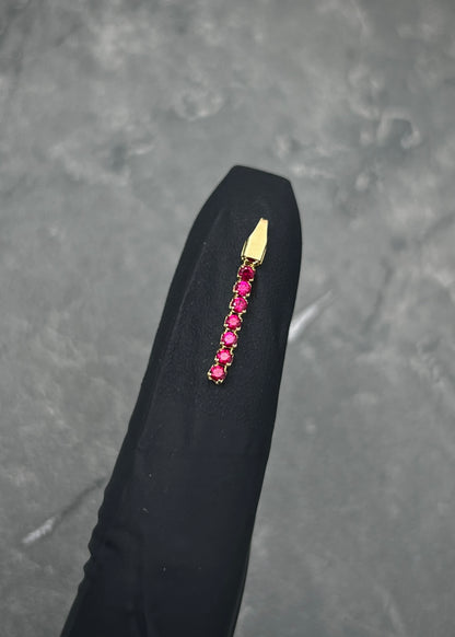 Dije con Swarovski Fucsia 0.25gr / 1.9cm / 1.8mm — Oro Amarillo