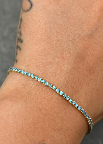 Pulso Tenis con Swarovski Azul 2.7gr / 19cm / 1.8mm — Oro Amarillo