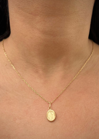 Dije Virgen de la milagrosa 0.9gr / Largo 2.1cm — Oro Amarillo