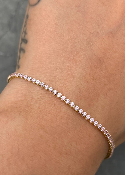 Pulso Tenis con Swarovski Rosado 2.6gr / 17cm / 1.8mm — Oro Amarillo