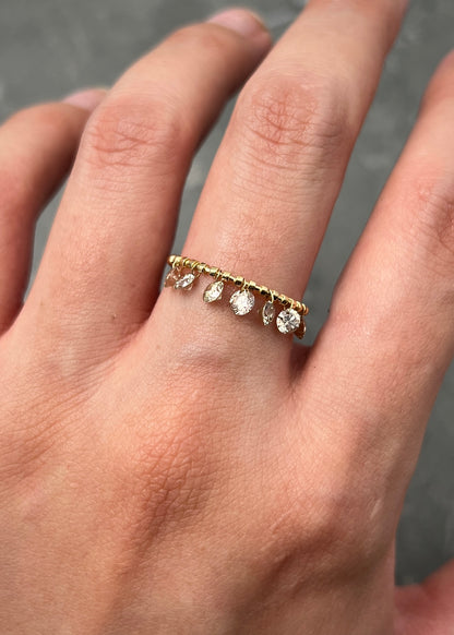 Anillo con 97pts de diamantes champan 1.1gr / TALLA 6 3/4 / Oro Amarillo (Joya) B