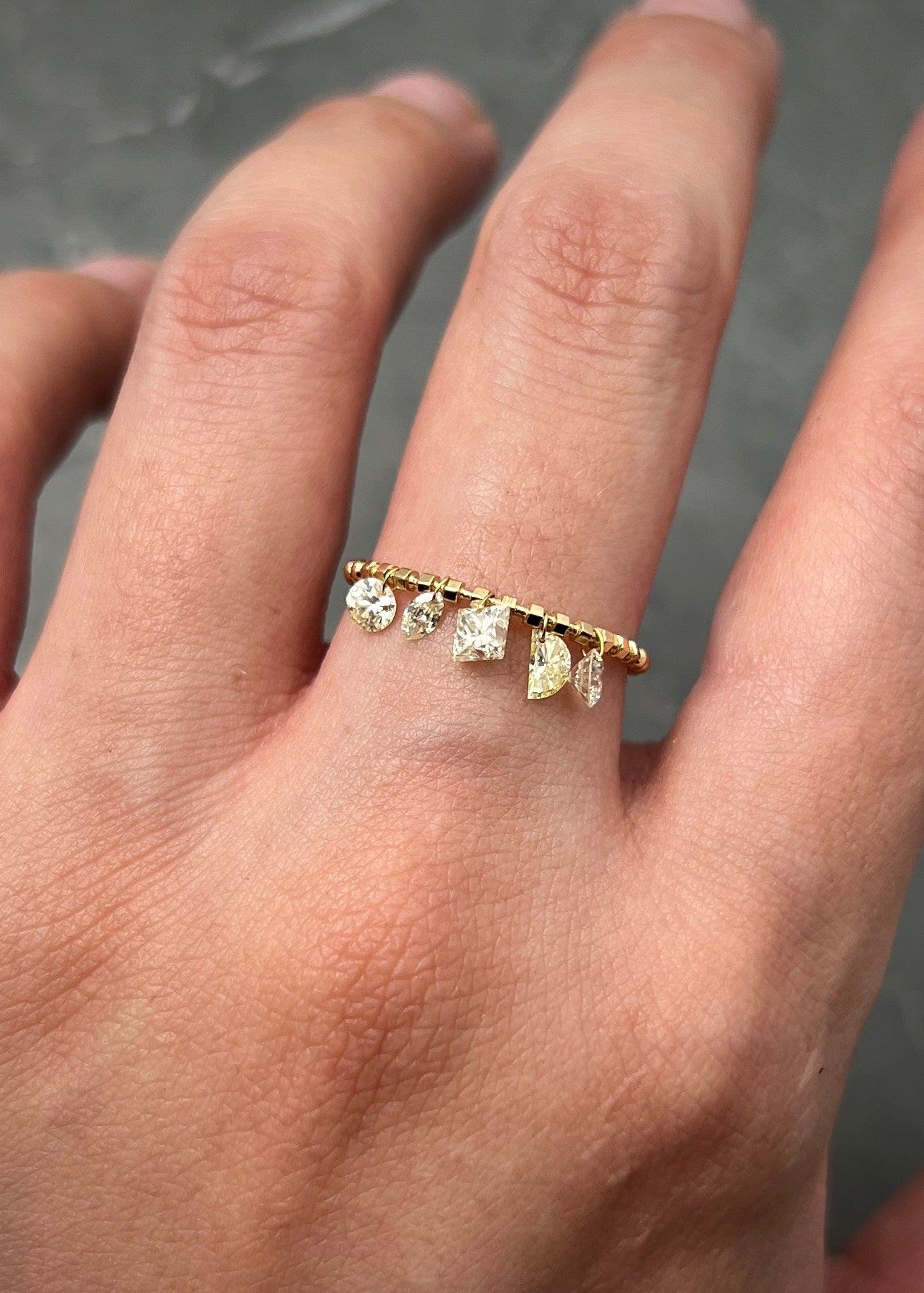 Anillo con 68pts de diamantes champan 1gr / TALLA 6 3/4 / Oro Amarillo (Joya) B