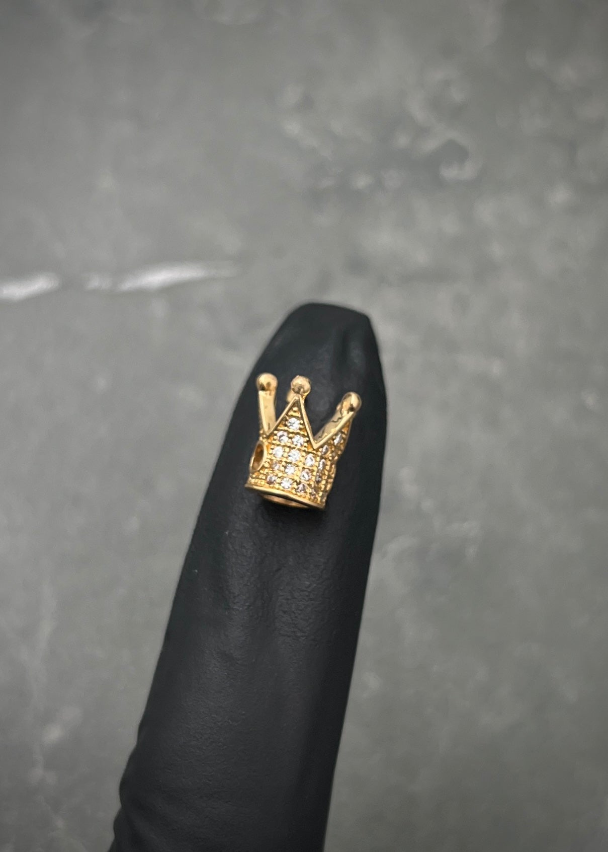 Herraje corona con swarovski blanco 1.8gr / Largo 0.5cm / Oro Amarillo Nac B