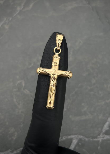Dije Cruz con cristo 1.6gr / Largo 4cm — Oro Amarillo