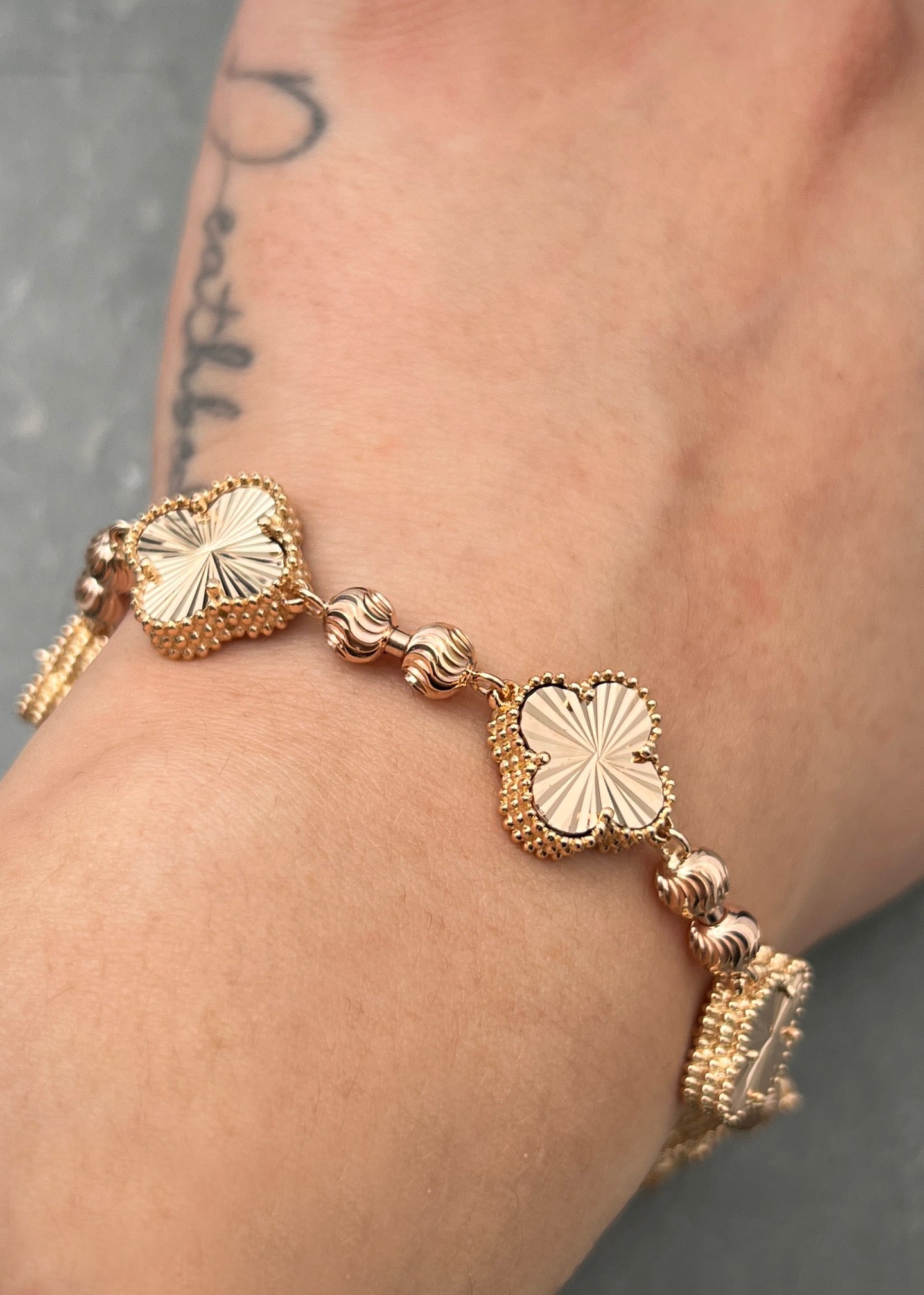 Pulso lucky clover diamantado 21.95gr / Largo 18.5cm / Oro Rosado Nac M