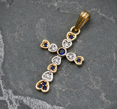 Dije de cruz con swarovski blanco y azul oscuro 1.65gr / 2.9cm / Dos Oros Nac B