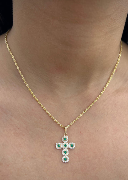 Dije Cruz con Swarovskis Blancos y Verdes 1.8gr / 3cm / 16mm — Oro Amarillo