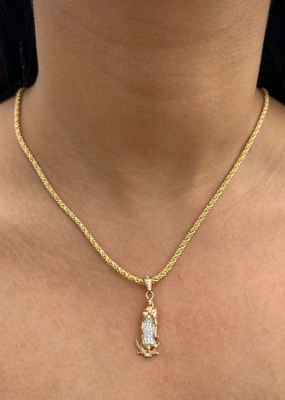 Dije Virgen de Guadalupe con Swarovskis Blancos 2.55gr / 3.1cm / 10mm — Oro Amarillo