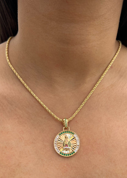 Dije Virgen de Guadalupe con Swarovski Verde y Blanco 6.85gr / 3.4cm / 24mm — Oro Amarillo