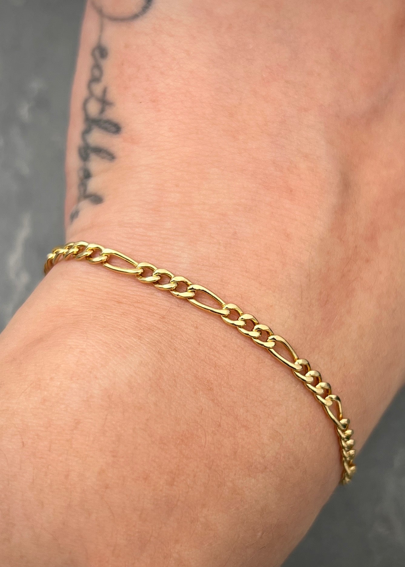 Pulso Figaro 2.2gr / Largo 18,5cm / Oro Amarillo italy +1 M