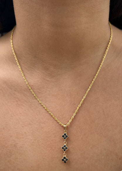 Dije Flor con Swarovski Negro 1.6gr / 3.2cm / 6mm — Oro Amarillo