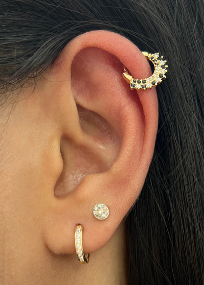 Ear cuff con Swarovski Blanco y Negro 1.9gr / 1.1cm / 1.8mm — Oro Amarillo