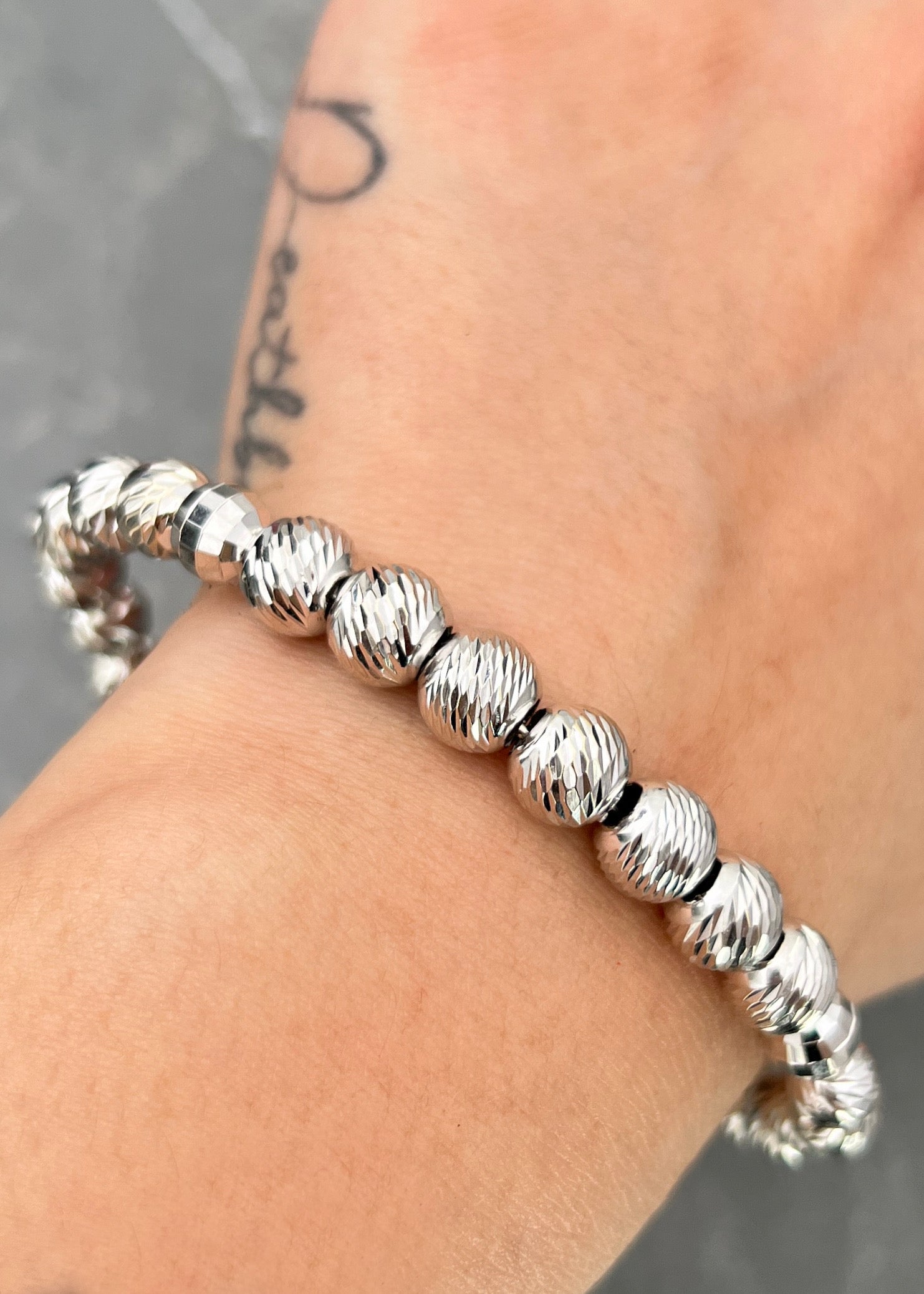 Pulso con bolas diamantadas 13gr / Largo 19cm / Oro Blanco Nac M