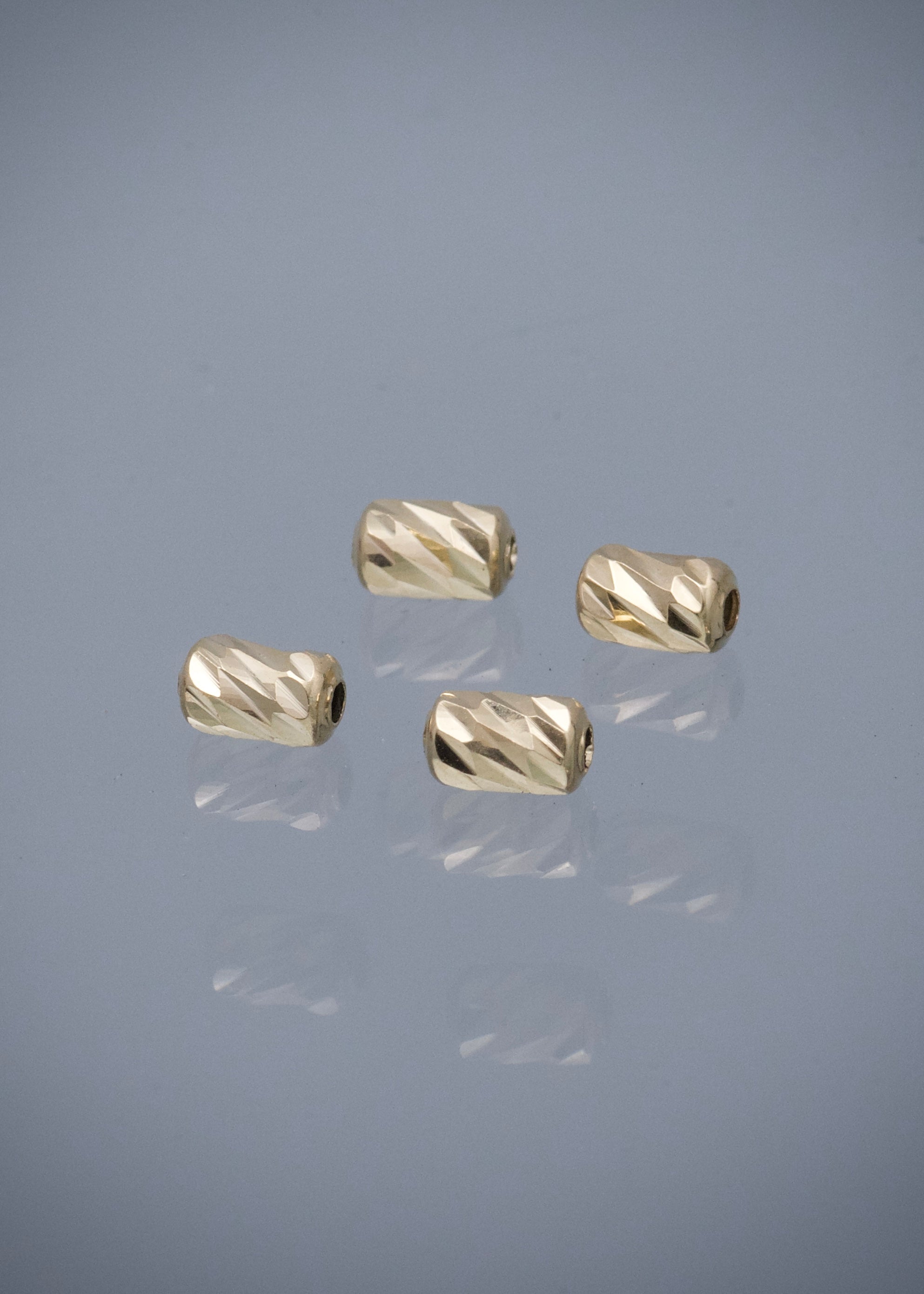 Herraje tubo diamantado 0.1gr / Largo 0.49cm / Oro Amarillo Nac B