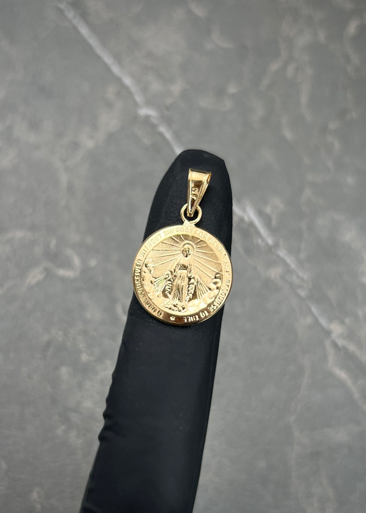 Dije Virgen de la Milagrosa 1.25gr / 2.5cm / 16.3mm — Oro Amarillo