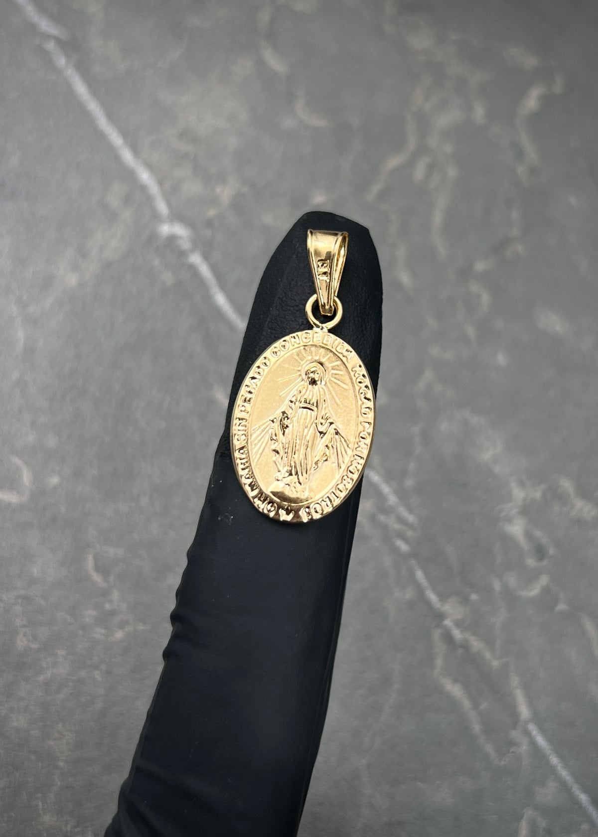 Dije Virgen de la Milagrosa 1.6gr / 3cm / 14.8mm — Oro Amarillo