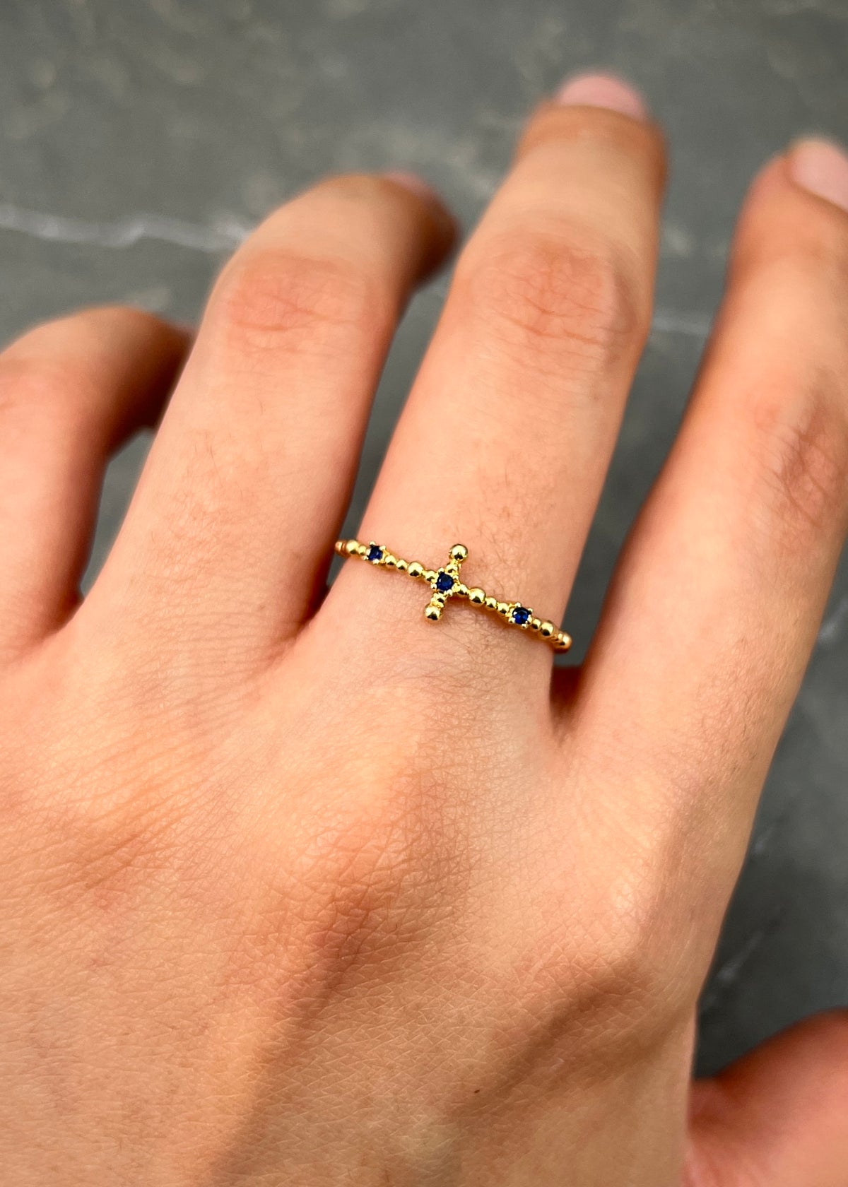 Anillo con Swarovski Azul 1.3gr / Talla 7 1/4 — Oro Amarillo