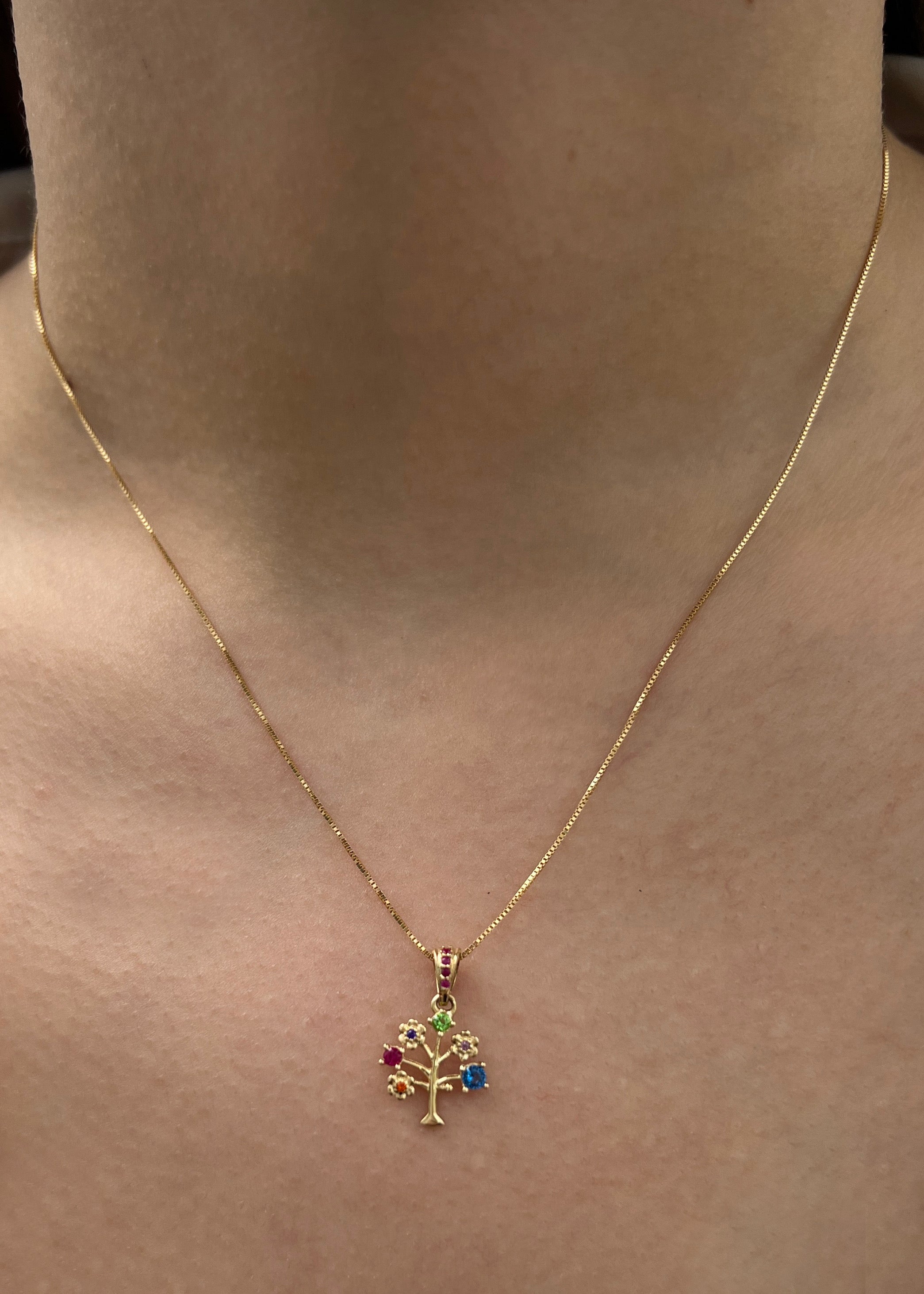 Dije arbol de la vida con swarovski multicolor 0.9gr / Largo 1.9cm / Oro Amarillo Nac*