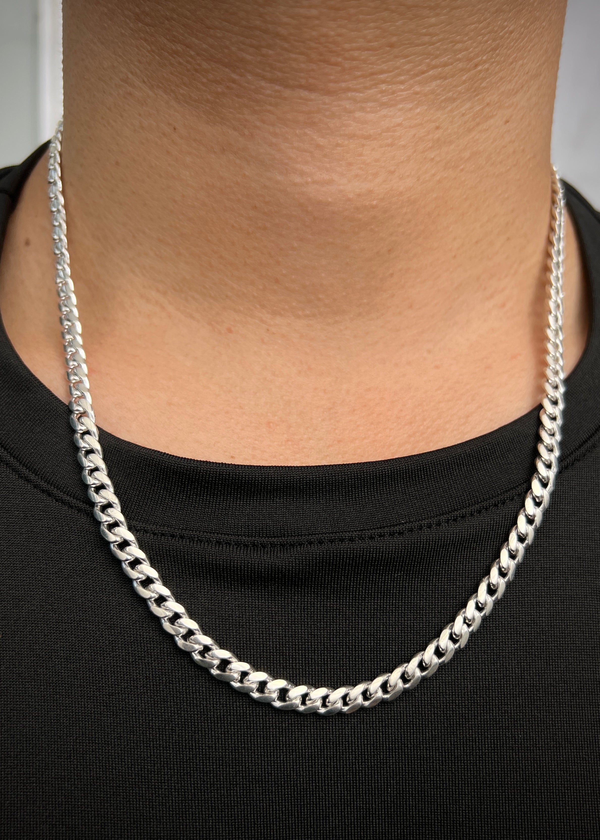 Cadena cubana 40.85gr / Largo 55cm / — — Plata
