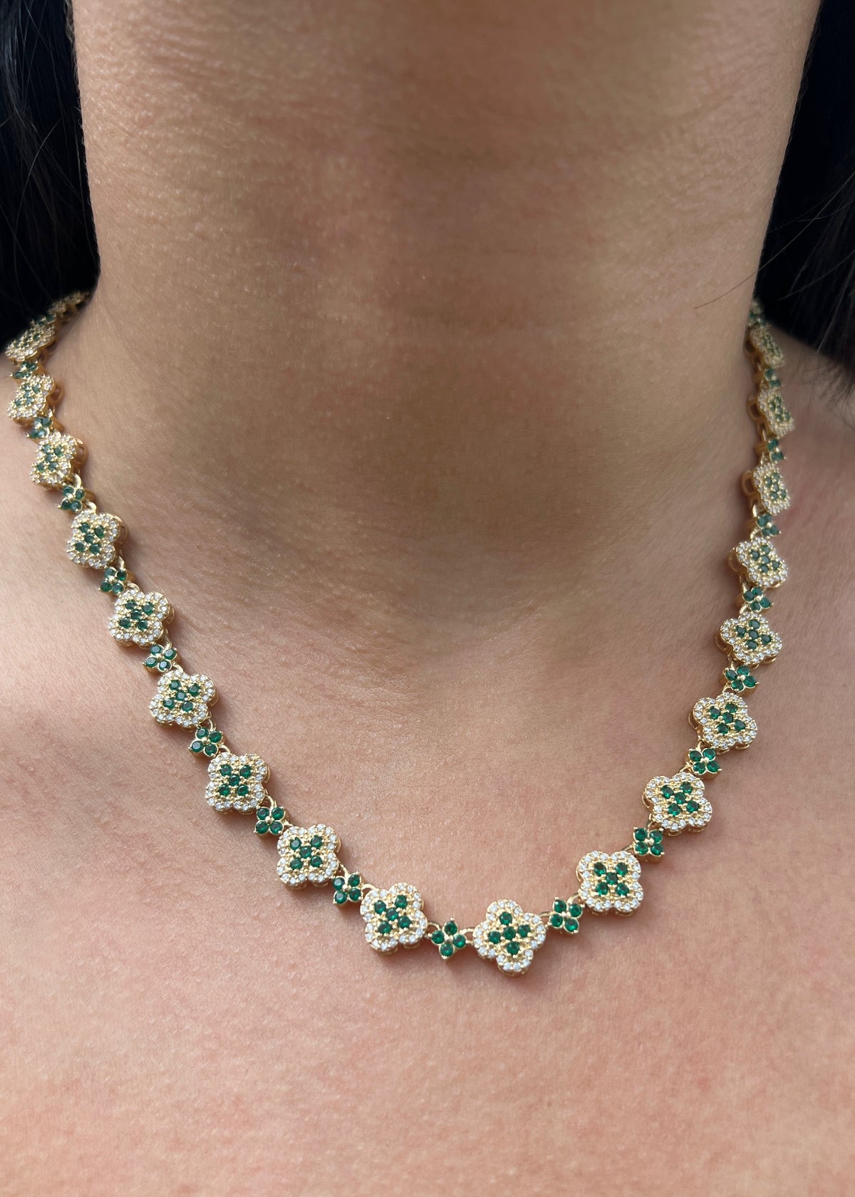Cadena Flor con Swarovski Verde y Blanco 39.65gr / 45cm / 10mm — Oro Amarillo