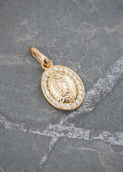 Dije Virgen de Guadalupe con Swarovski Blanco 0.9gr / 1.8cm / 9.2mm — Oro Amarillo
