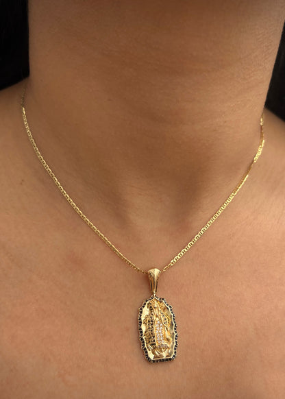 Dije virgen de guadalupe con swarovski negro y blanco 5.1gr / Largo 3.5cm / Oro Amarillo Nac M