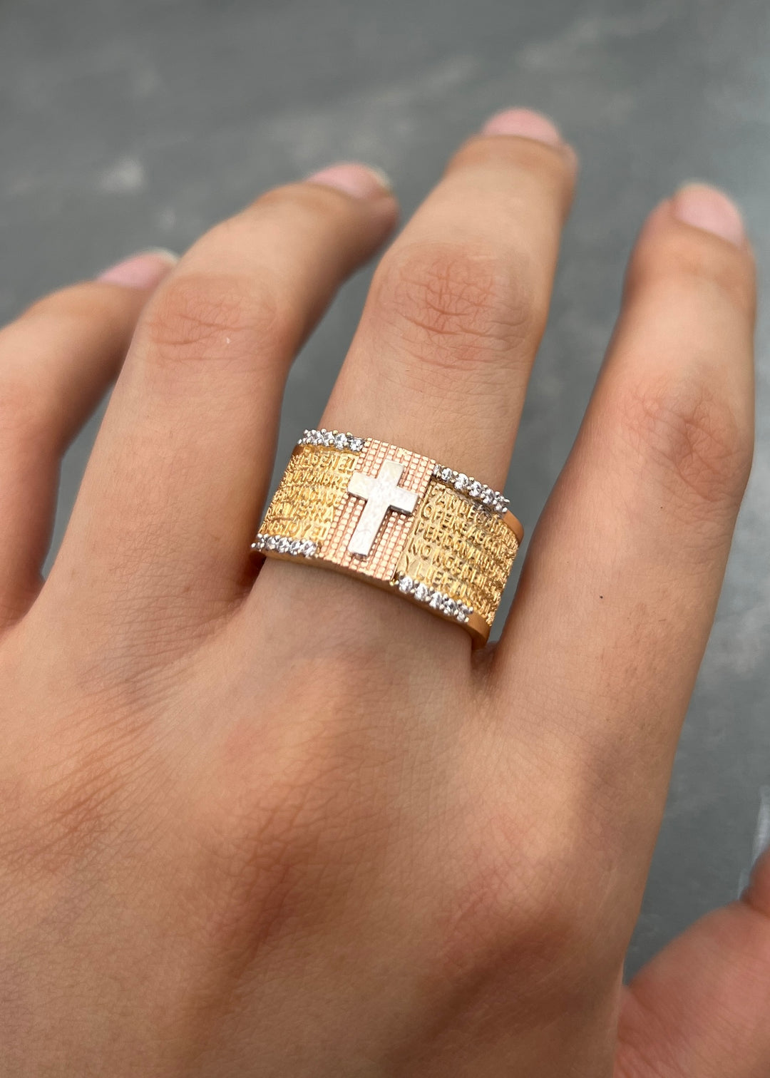Anillo Cruz con Swarovski Blanco 8.65gr / Talla 9 1/4 — Tres Oros