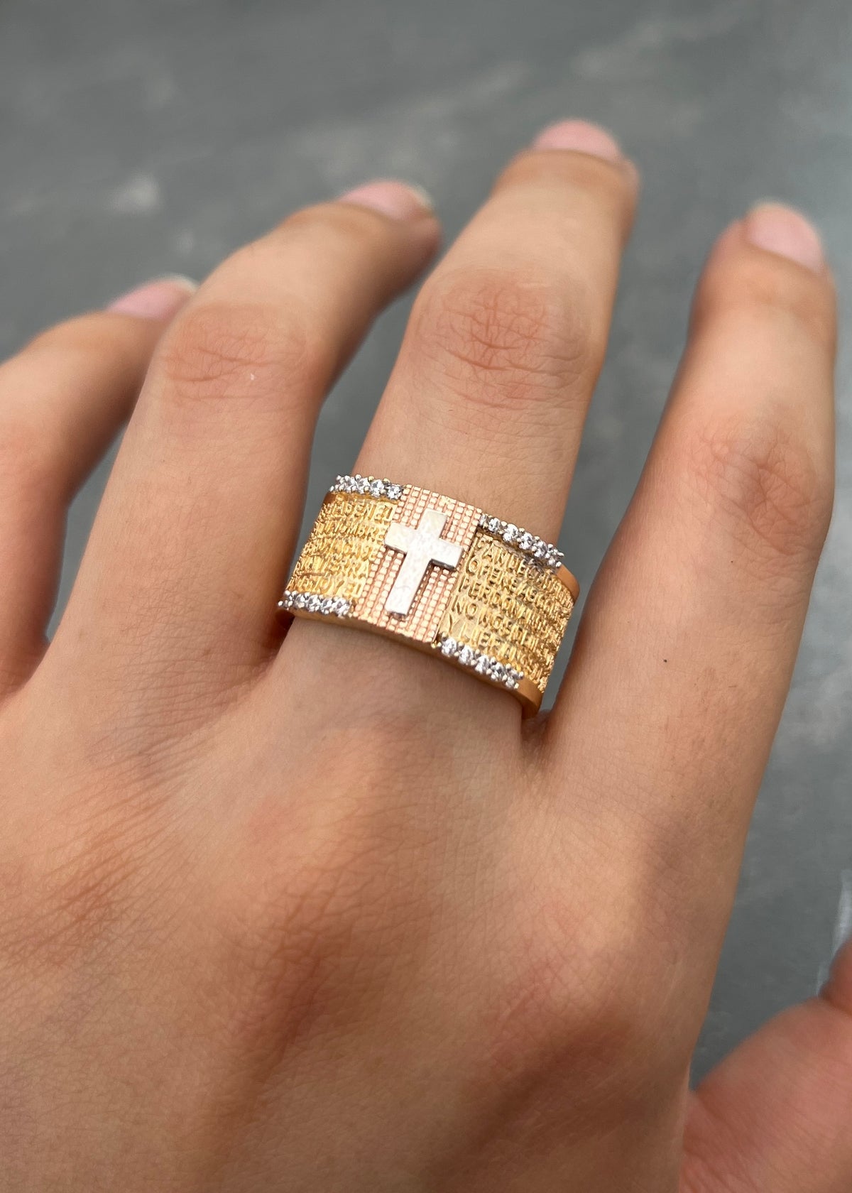 Anillo Cruz con Swarovski Blanco 8.65gr / Talla 9 1/4 — Tres Oros