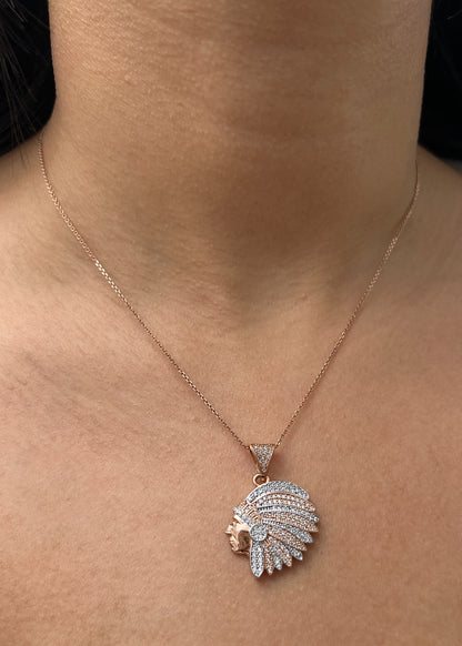 Dije Indio con Swarovski Blanco 5.7gr / 3.2cm / 23mm — Oro Rosado
