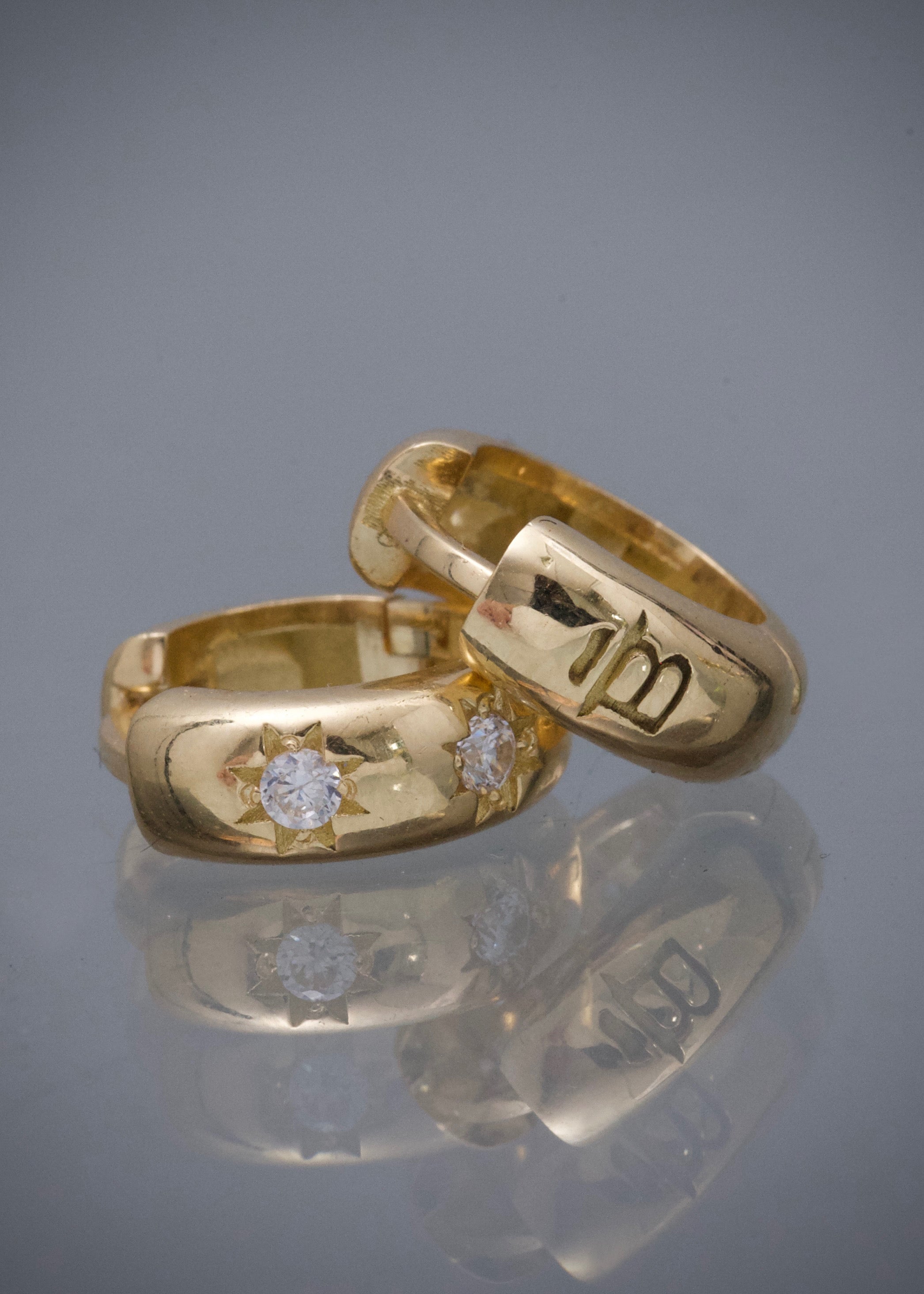 Candongas stars diamonds con swarovski blanco 6.7gr / Largo 1.2cm / Oro Amarillo Nac M