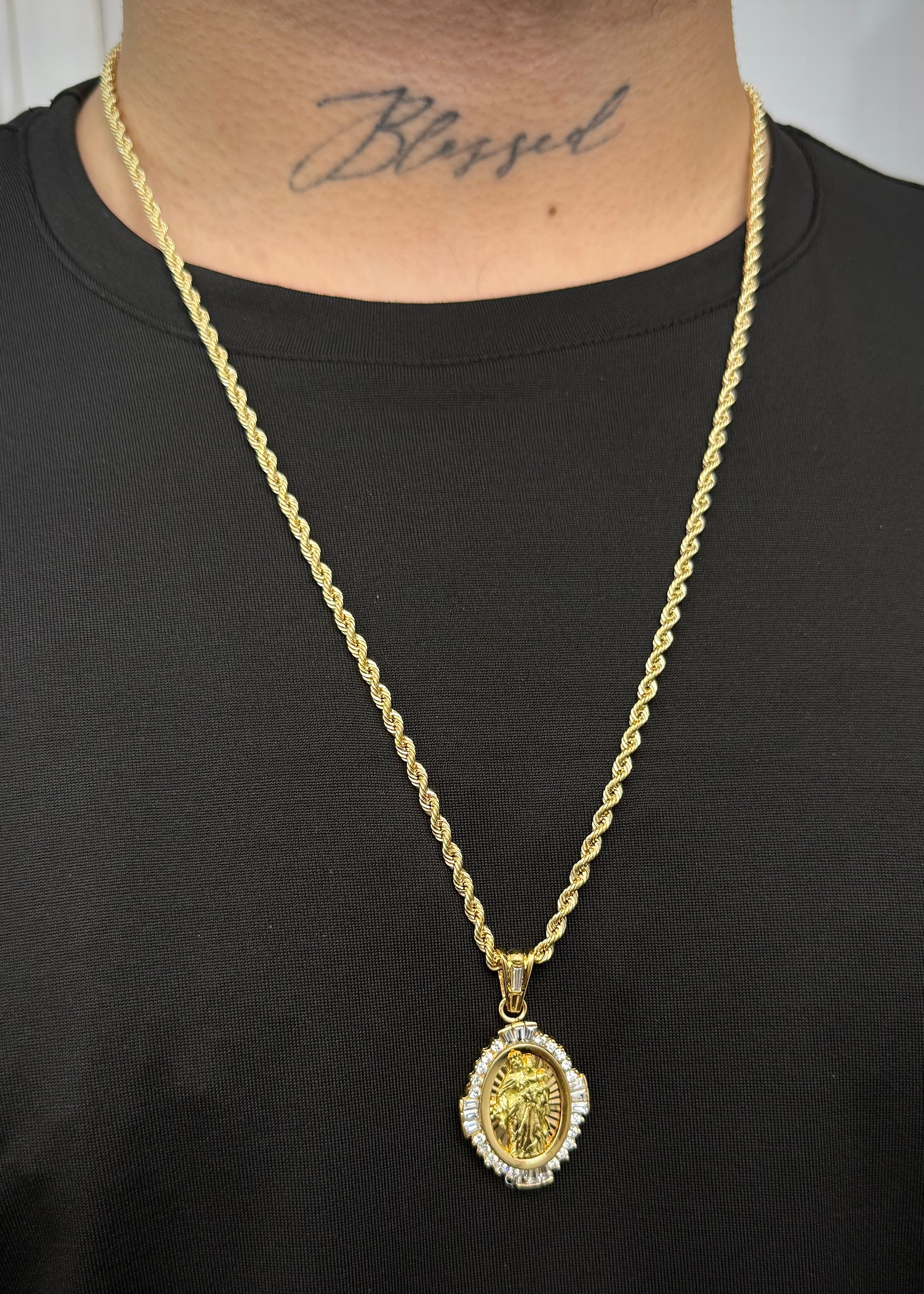 Dije Virgen del Carmen con Swarovski Blanco 9.45gr / 4cm / 23.6mm — Oro Amarillo