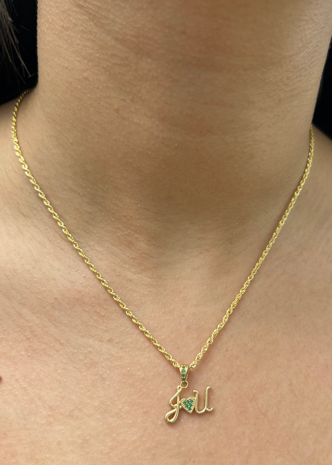 Dije con Swarovski Verde 1.3gr / 1.7cm / 15mm — Oro Amarillo