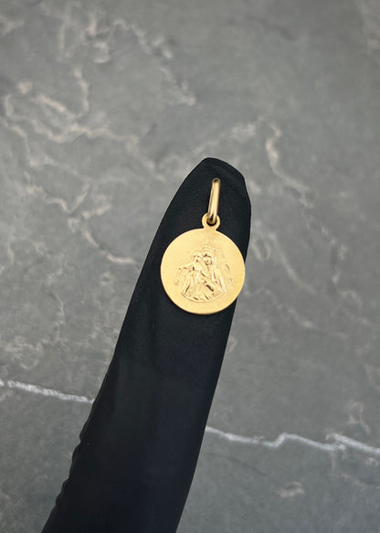 Dije Corazon de Jesus y Virgen del Carmen 1.55gr / 2cm / 12.2mm — Oro Amarillo
