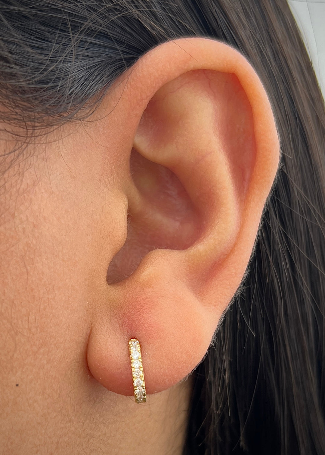 Candongas con 26pts de Diamantes 1.3gr / 1cm / 1.9mm — Oro Amarillo