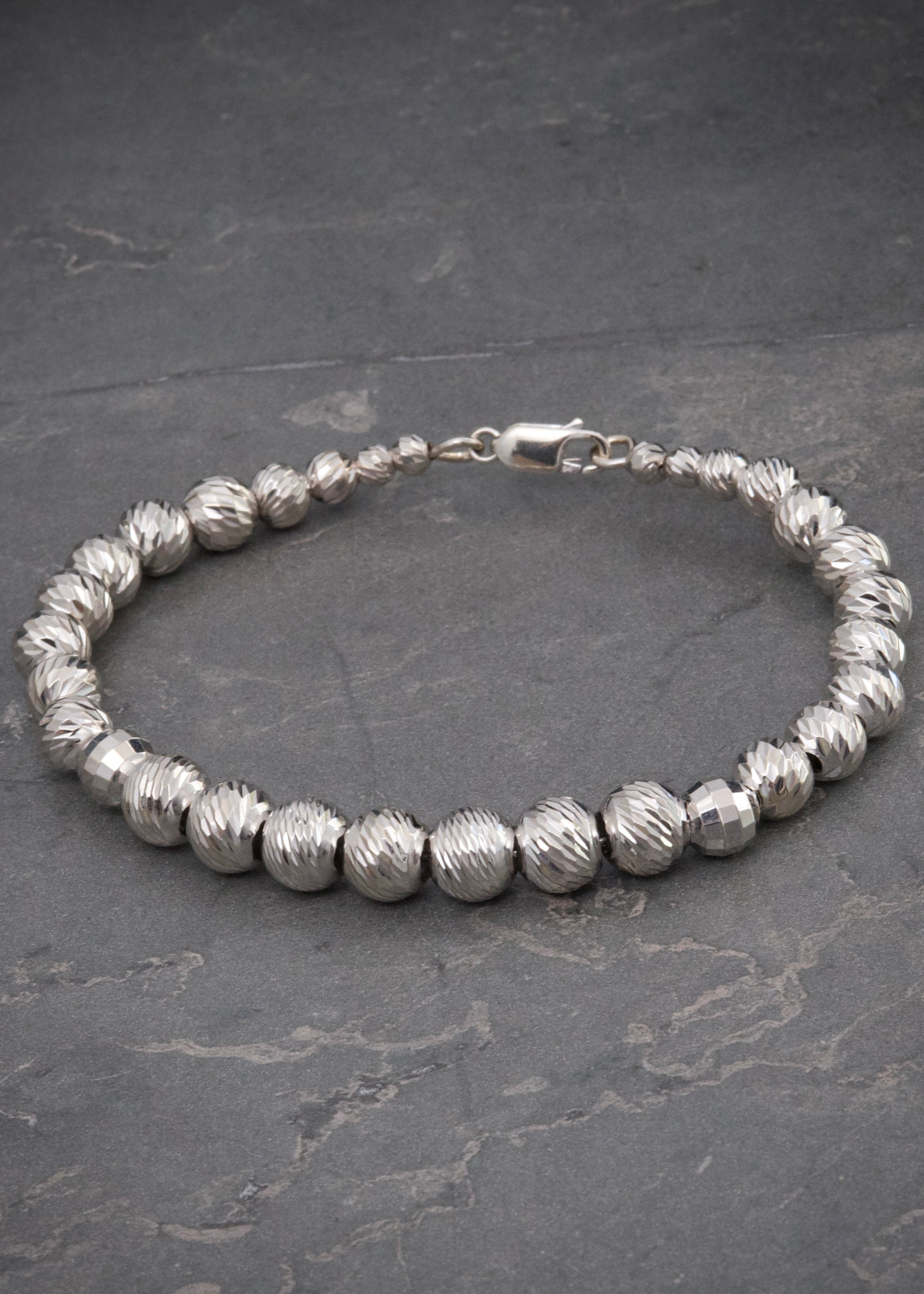 Pulso con bolas diamantadas 13gr / Largo 19cm / Oro Blanco Nac M