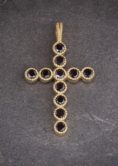 Dije cruz con 59pts de diamantes negro 1.7gr / Largo 2.6cm / Oro Amarillo (Joya) M